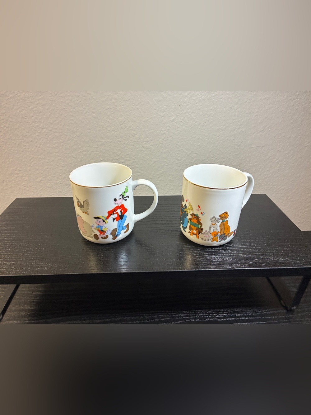 Vtg 1970's Disneyland Walt Disney World Porcelain Mug Coffee Cup Japan Set of 2
